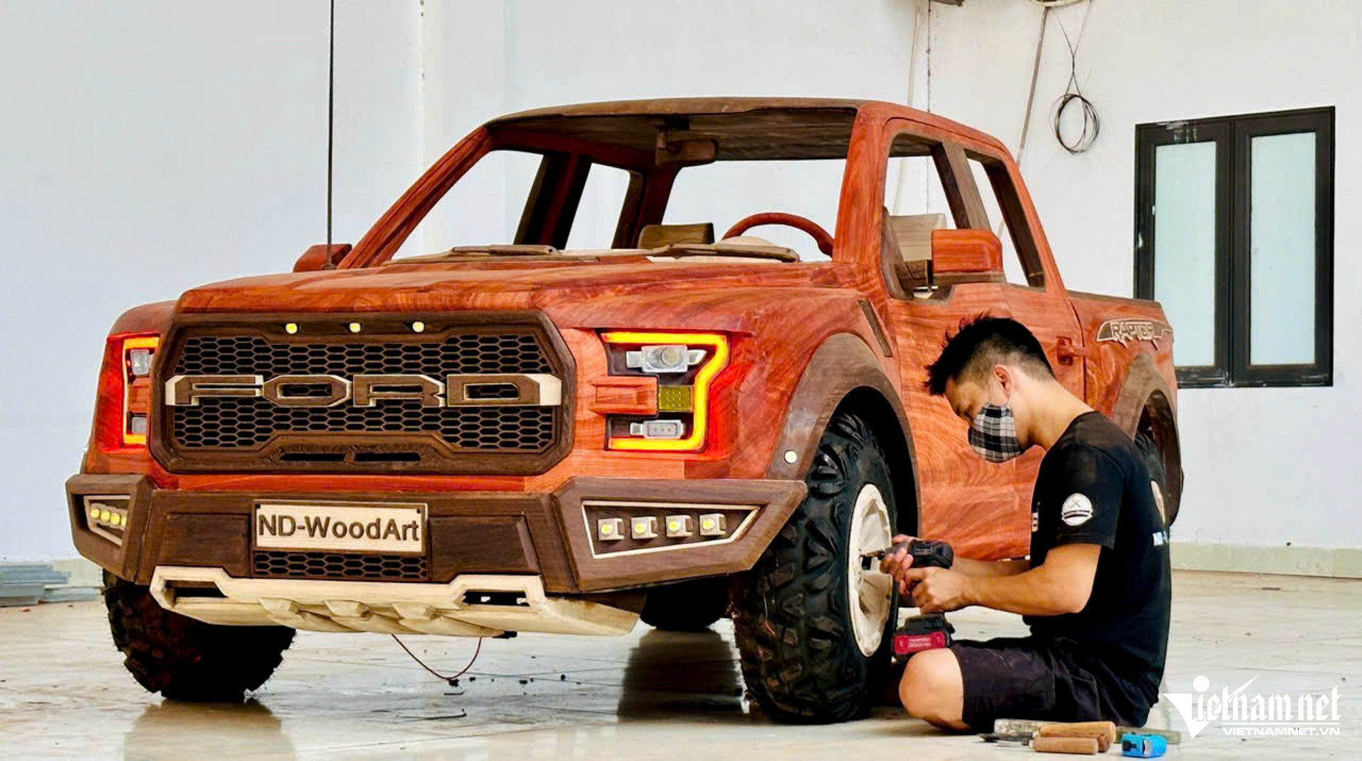 Ông bố ở Bắc Ninh chế tạo siêu xe bằng gỗ, khách Mỹ chốt đơn liền 3 chiếc-4