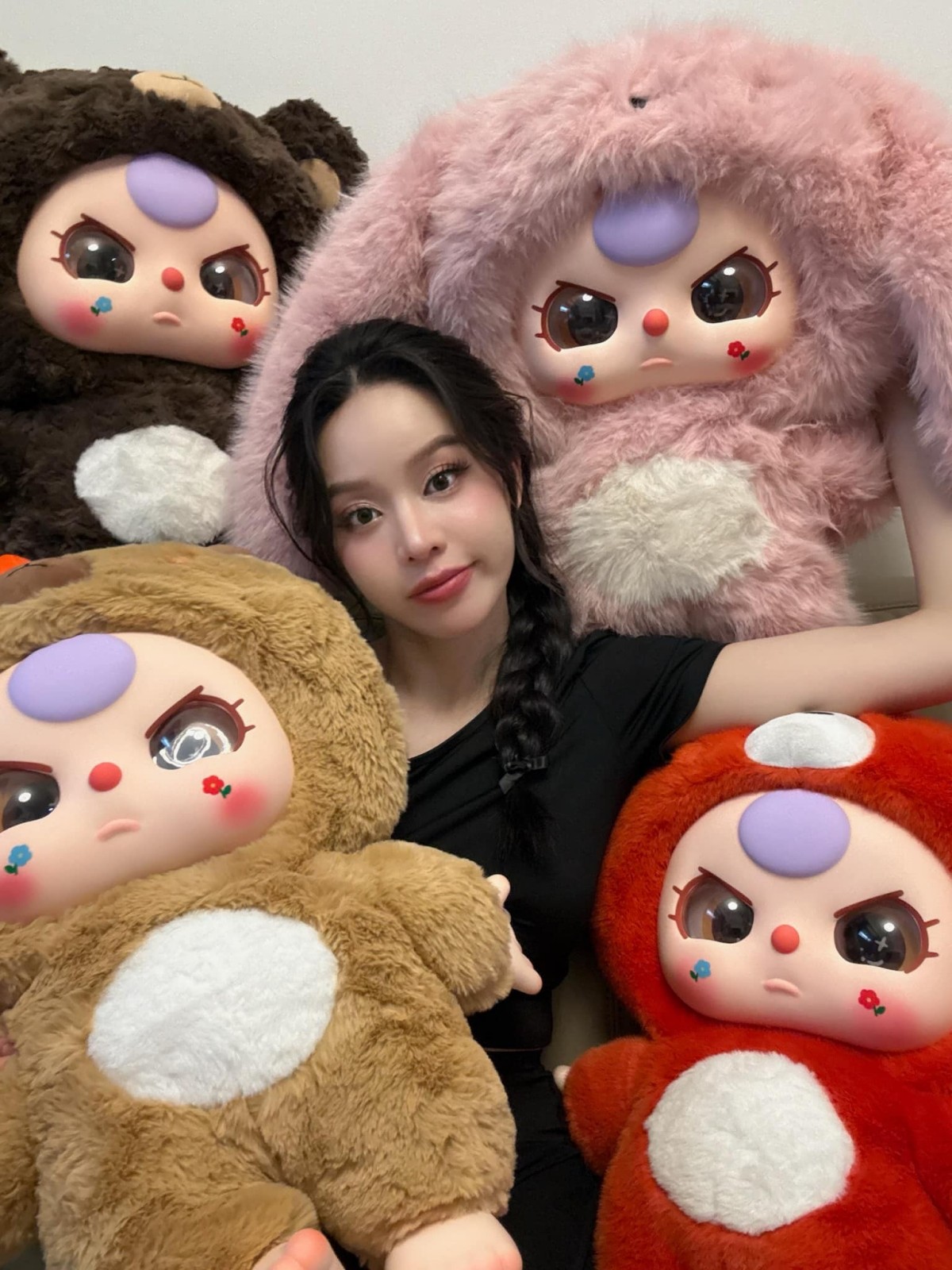 Hoa hậu Thanh Thủy đu trend đập kiện hộp mù Baby Three siêu dễ thương-3