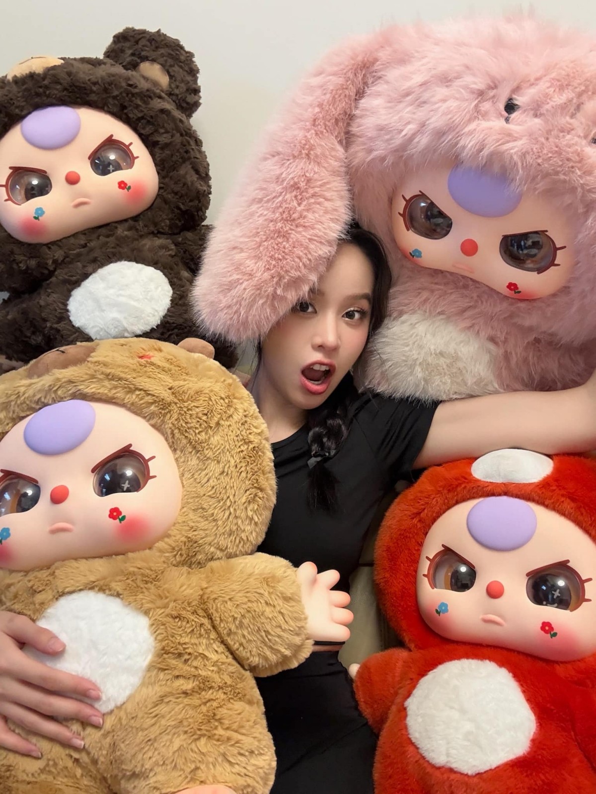 Hoa hậu Thanh Thủy đu trend đập kiện hộp mù Baby Three siêu dễ thương-4