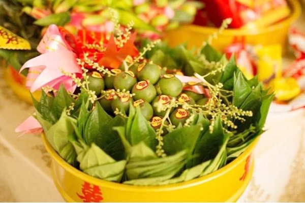 Nên dùng bát hương bằng đồng hay bằng sứ để thờ cúng-4