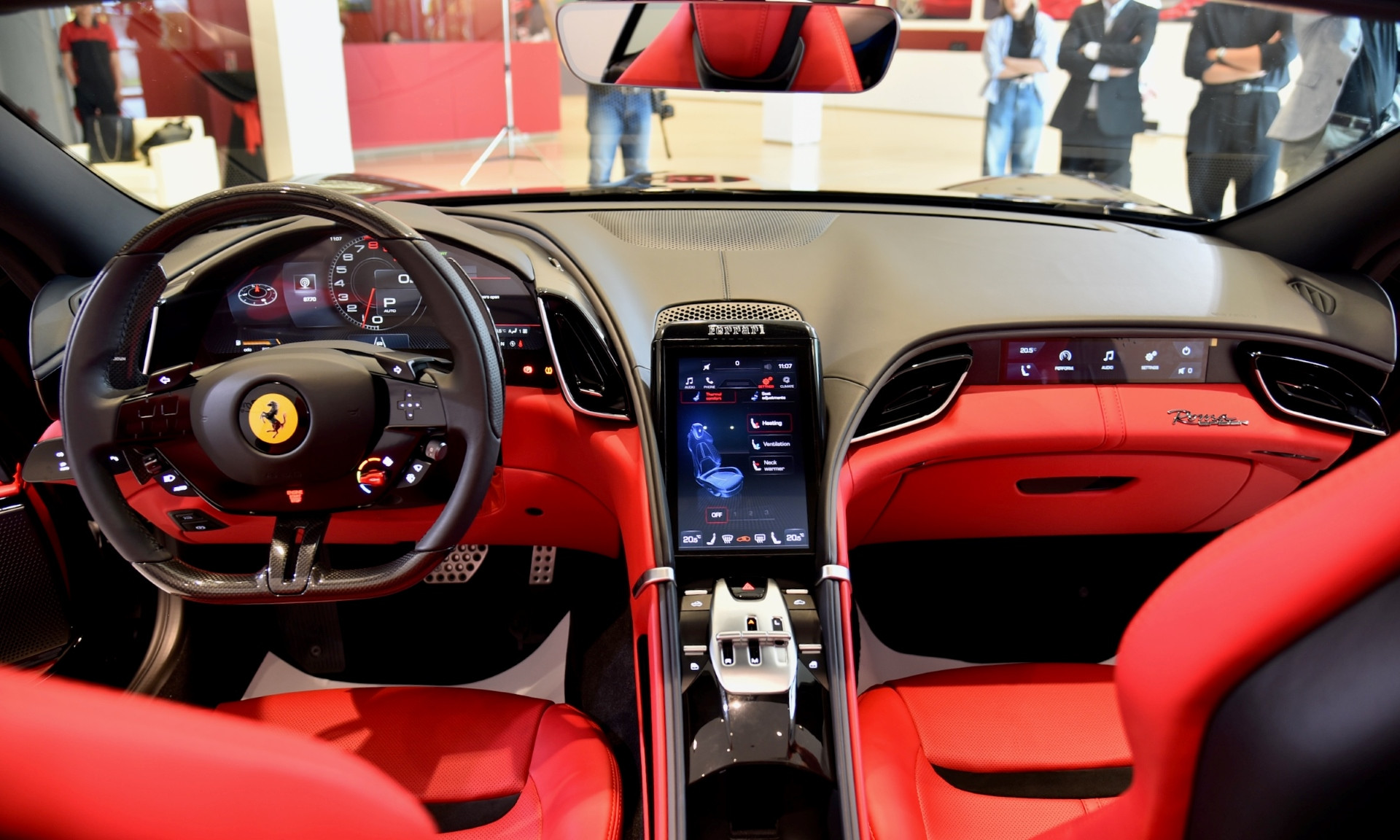 Đại gia Hà Nội tậu siêu xe Ferrari Roma mui trần giá 24 tỷ-5