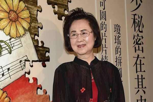 Dòng người đội mưa đến lễ tang nhà văn Quỳnh Dao-4