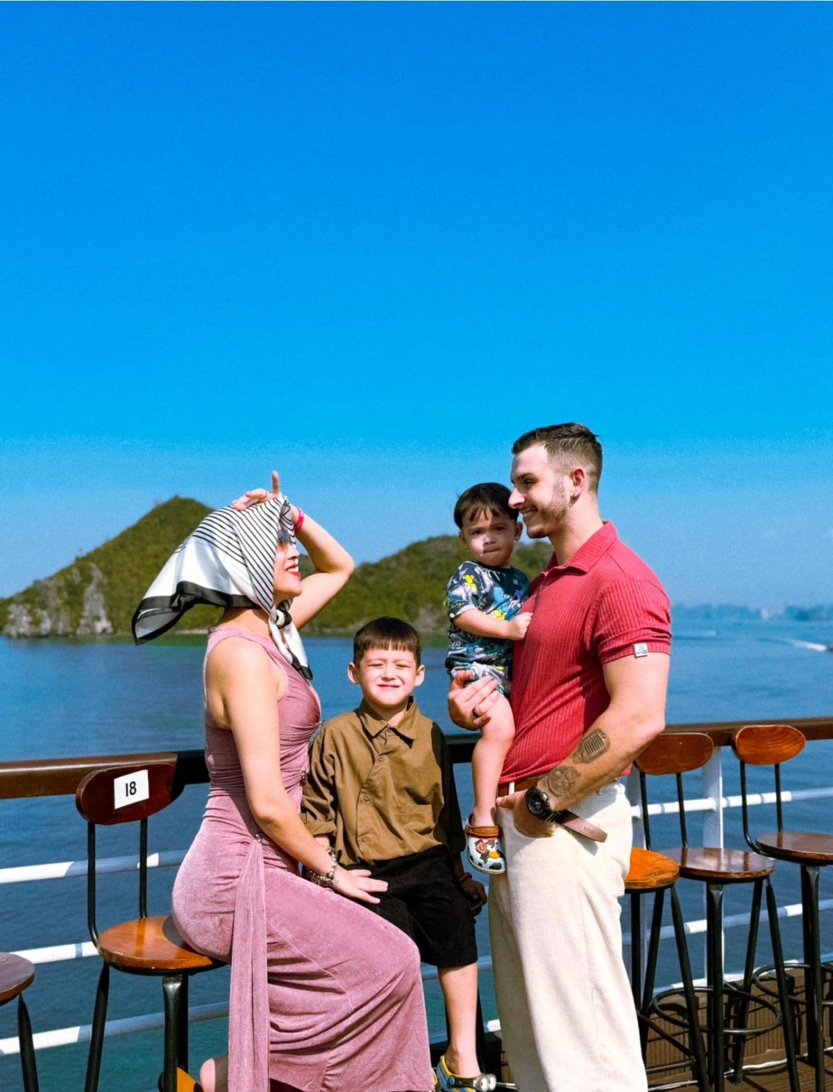 Ngưỡng mộ tình yêu của chàng Tây hot tiktoker với người vợ gốc Thanh Hóa-1