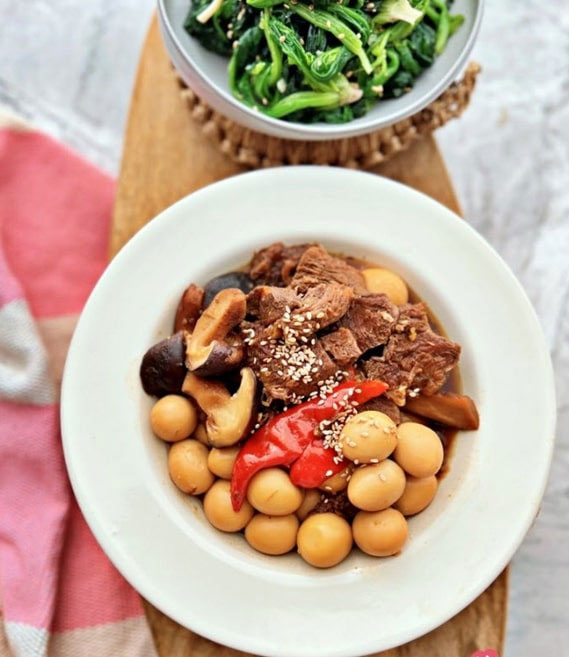 Cách làm món bò hầm trứng cút lạ miệng, hấp dẫn-9