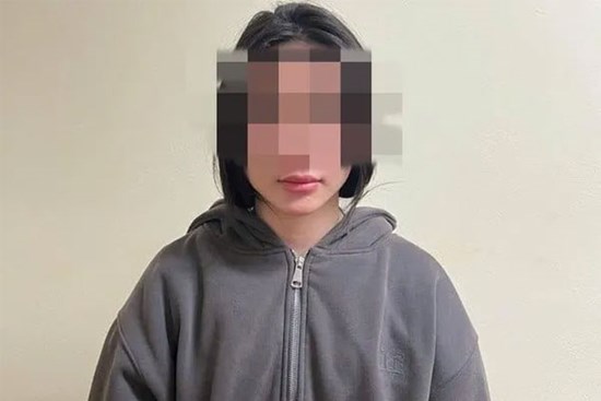 Cô gái trộm điện thoại ở quán bún gây xôn xao mạng xã hội