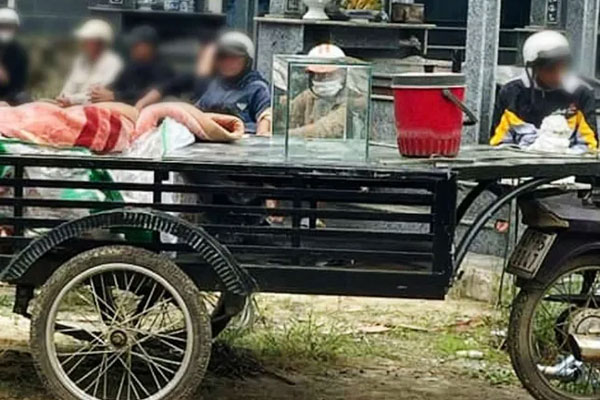 Tạm giữ nghi phạm vụ thi thể bọc kín chăn bông trên thùng xe lôi-3