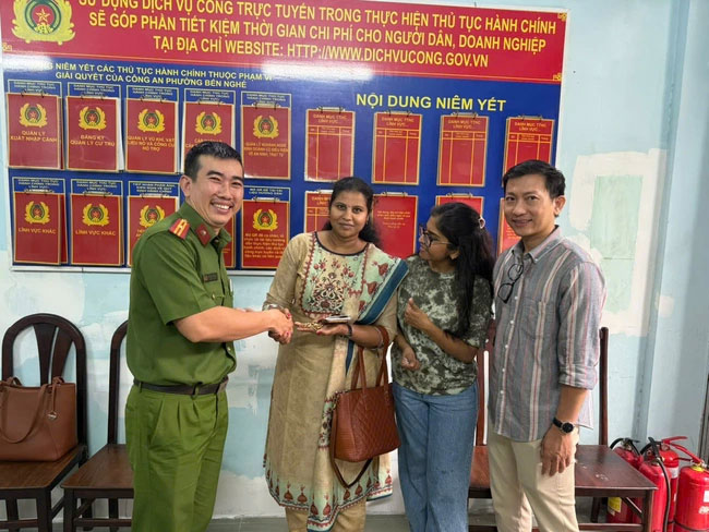 Bắt kẻ cướp giật dây chuyền 89 triệu đồng của du khách nước ngoài-2