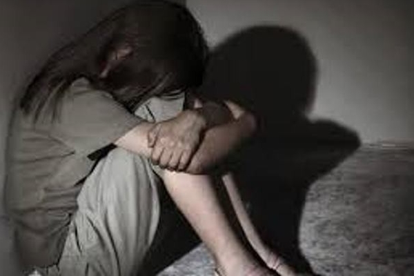 Khởi tố thanh niên dùng clip nhạy cảm khống chế bé gái quan hệ tình dục-2