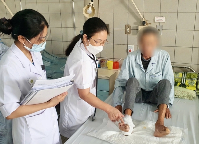 Nhập viện vì suy thận, loét gót chân, người bệnh tiểu đường thừa nhận một sai lầm nhiều người Việt mắc phải-2