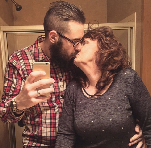 Chàng trai 17 tuổi cưới cụ bà 71 tuổi sau 3 tuần trúng tiếng sét ái tình-2