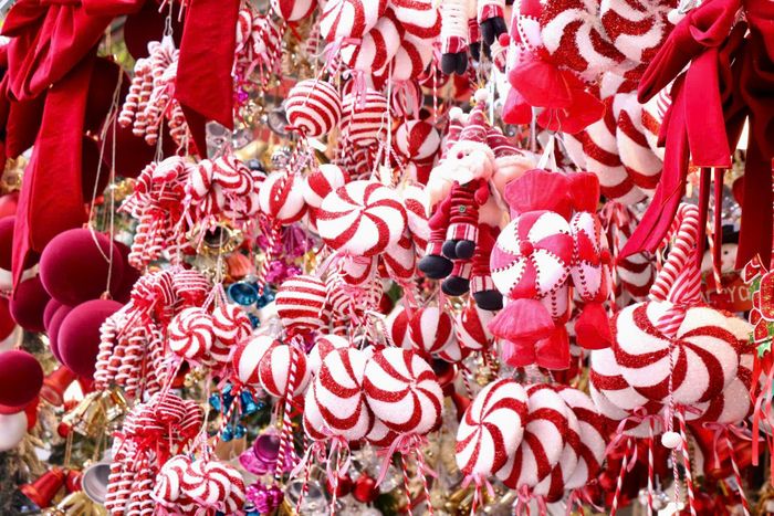 Thị trường Noel Hà Nội: Sản phẩm đa dạng, người mua cầm chừng-4