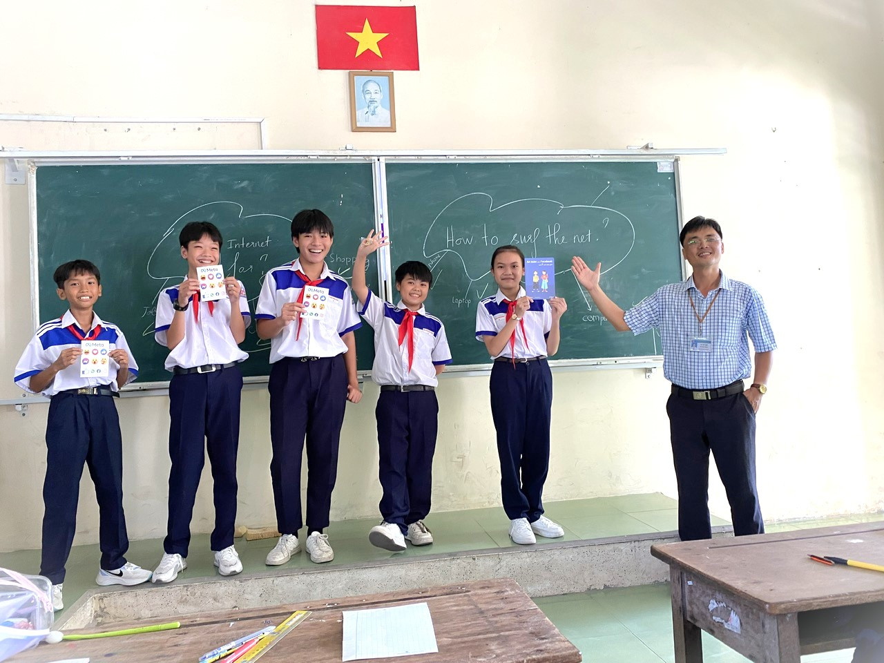 Tình huống không ngờ khiến thầy giáo phải xin lỗi học trò trước lớp-1