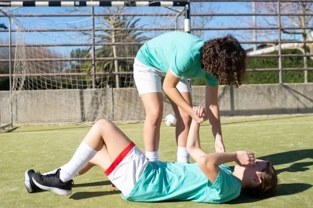 Chàng trai 26 tuổi bị đột quỵ, bác sĩ cảnh báo thói quen ăn uống nguy hiểm-2