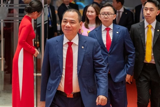 Khoảnh khắc 3 bố con tỷ phú Phạm Nhật Vượng chung một khung hình và những lần hiếm hoi ông nói về các con