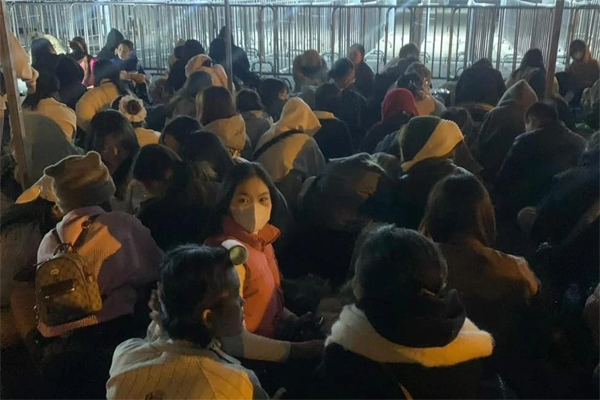 Thấy gì từ hiện tượng cuồng các anh trai?: Lóa mắt trước hào quang thần tượng-3