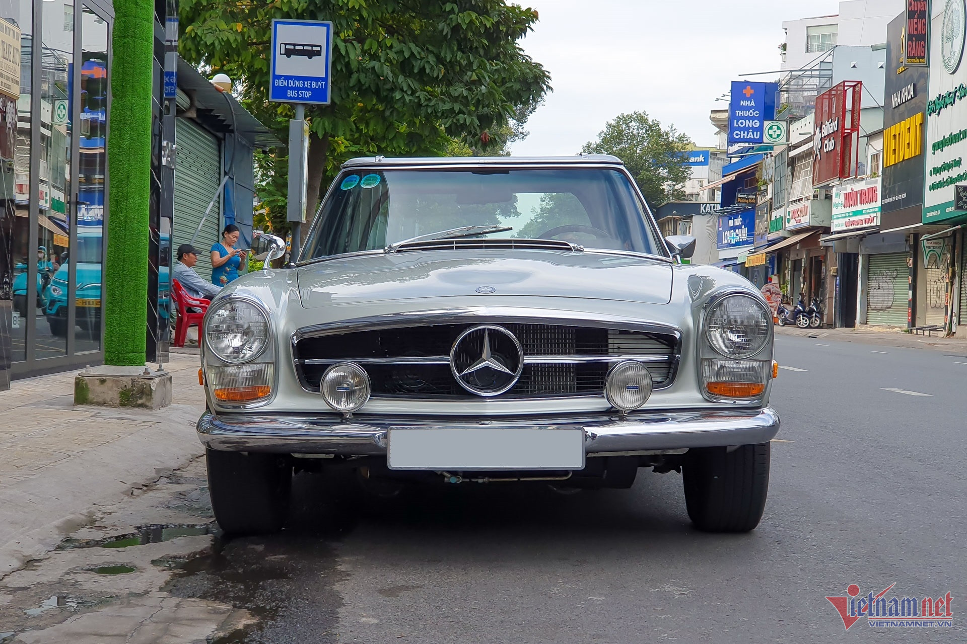 Ông Đặng Lê Nguyên Vũ tậu xế cổ Mercedes-Benz 280 SL-3