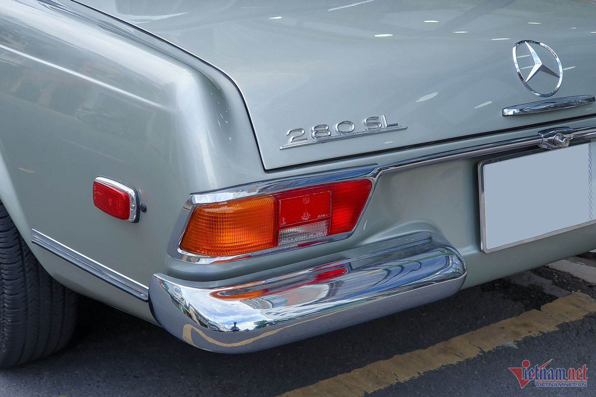Ông Đặng Lê Nguyên Vũ tậu xế cổ Mercedes-Benz 280 SL-10
