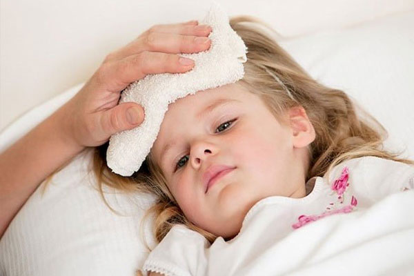 Những bệnh trẻ rất dễ gặp khi thời tiết chuyển lạnh-1