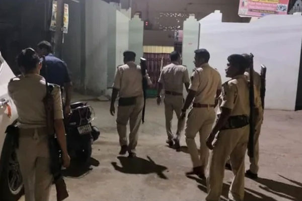 Thi được điểm kém, nam học sinh lớp 10 tự tử tại nhà-1