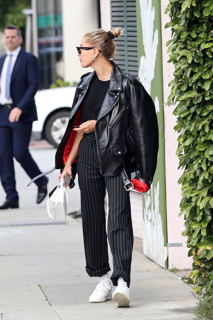 Vợ Justin Bieber mặc đẹp với áo khoác trong mùa lạnh-7