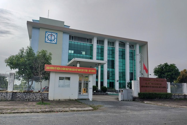 Phó Giám đốc Sở Giáo dục Cà Mau bị tố thiếu tinh thần trách nhiệm-1