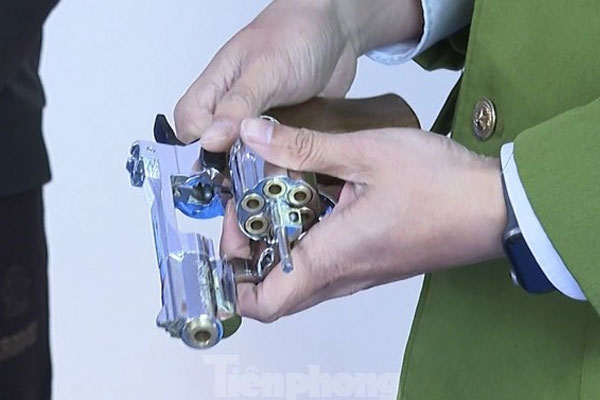 Cục Cảnh sát hình sự bóc gỡ đường dây tội phạm, thu lượng lớn súng đạn-1