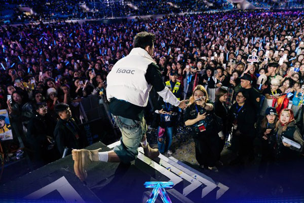 Thấy gì từ hiện tượng cuồng các anh trai: Kỹ nghệ nhào nặn thần tượng-3