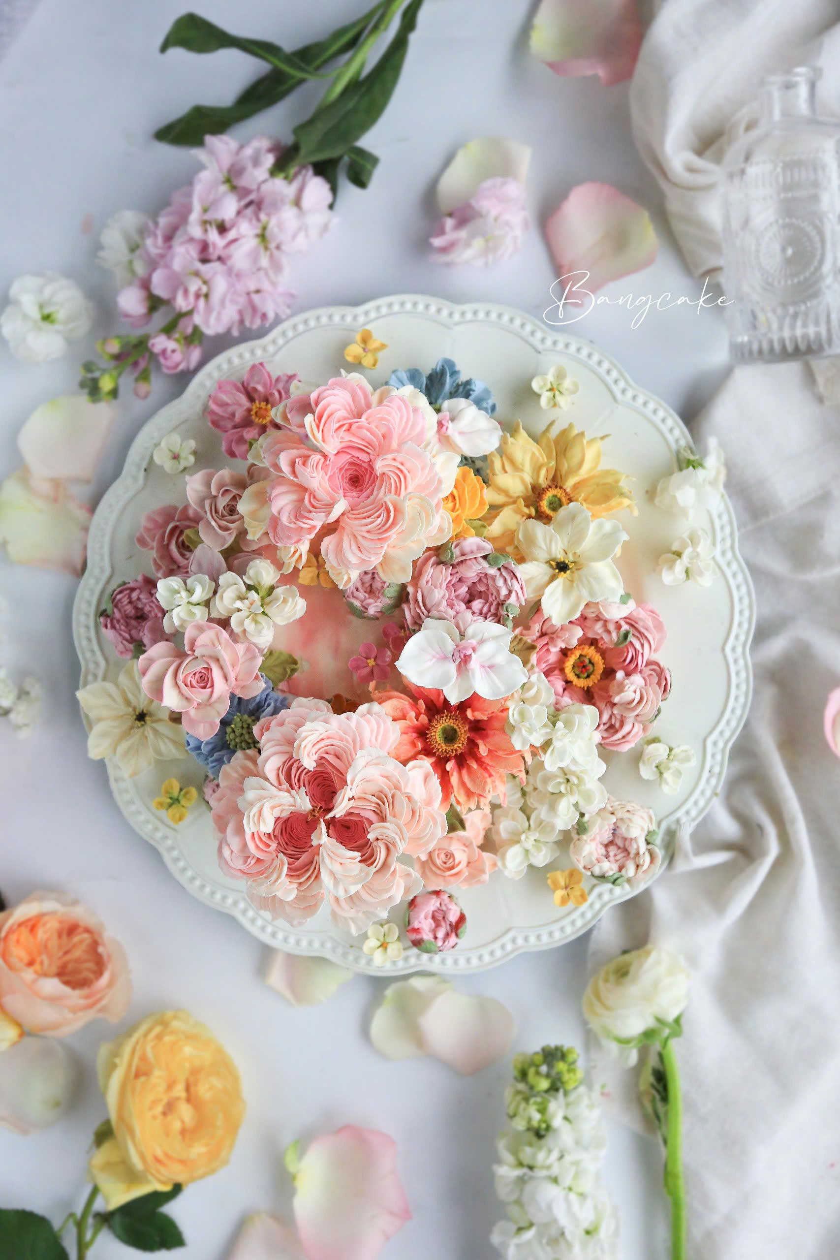 Bỏ việc văn phòng, người mẹ ở Hà Nội làm bánh hoa 10 triệu đồng gây tranh cãi-6