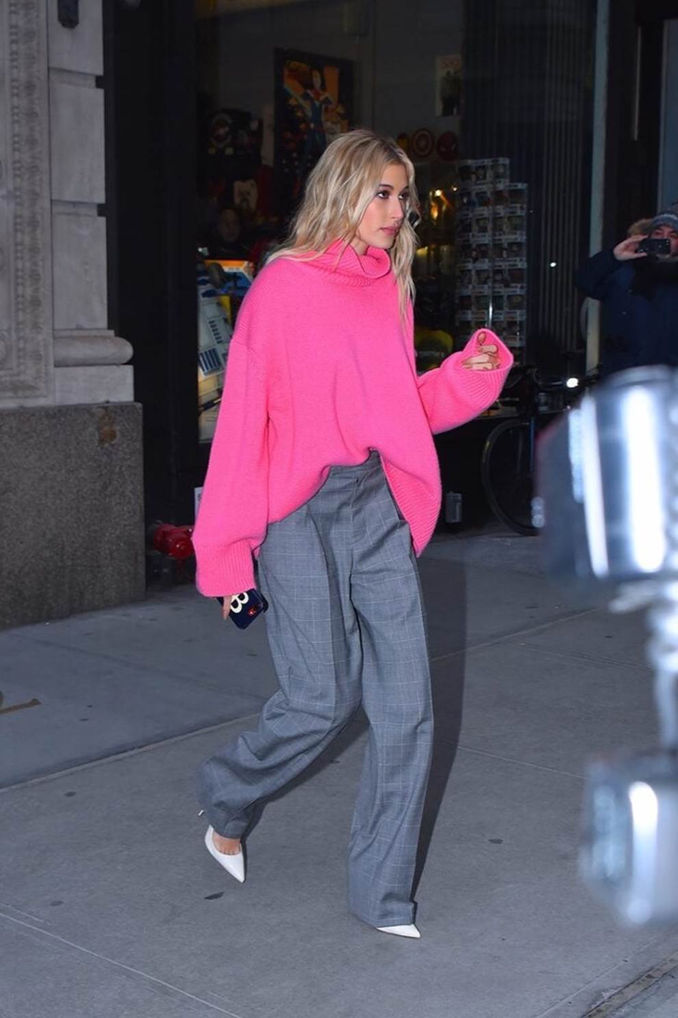 Áo nỉ mặc với quần gì?-3