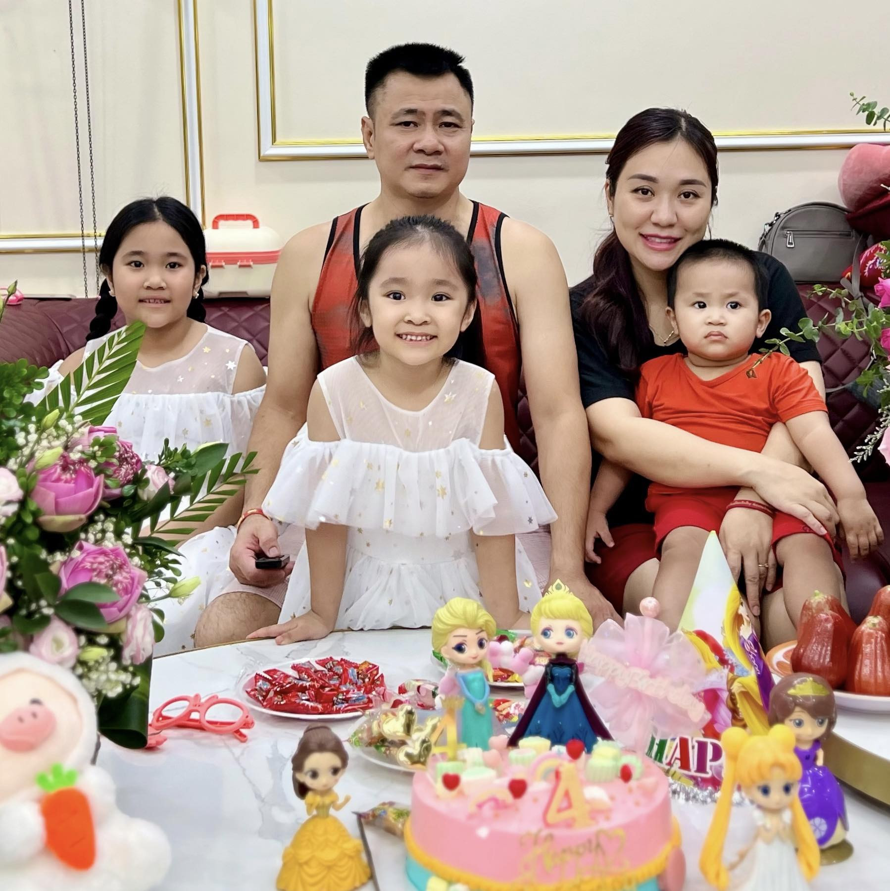 Thiếu tá Minh Nguyệt - vợ NSND Tự Long: Có lúc tôi yếu đuối, lo lắng và bất an-1
