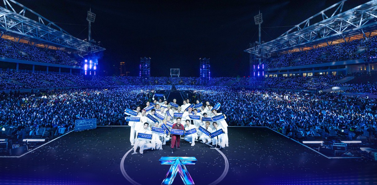 Bức ảnh ở sân Mỹ Đình khiến Trấn Thành chết lặng-10