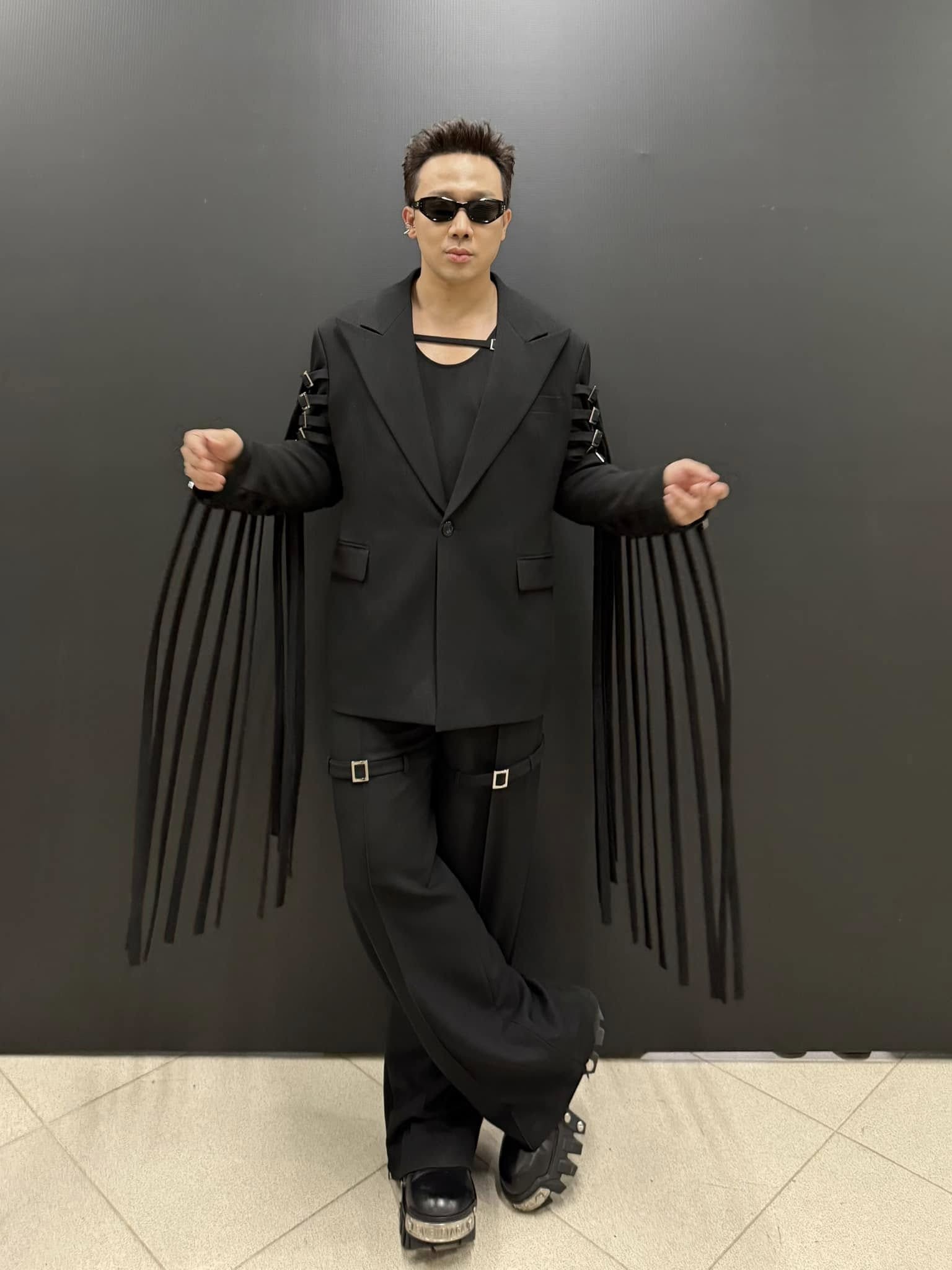 Bức ảnh ở sân Mỹ Đình khiến Trấn Thành chết lặng-6