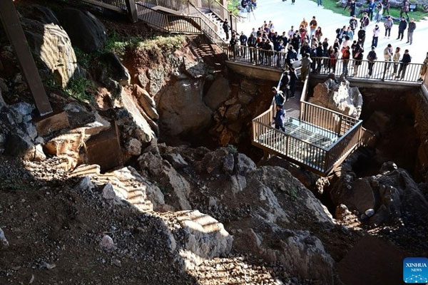 Phát hiện 11 bộ hài cốt tiến hóa dở dang thành người hiện đại-1