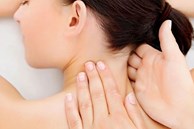 Vì sao massage cổ vai gáy có thể gây chết người?