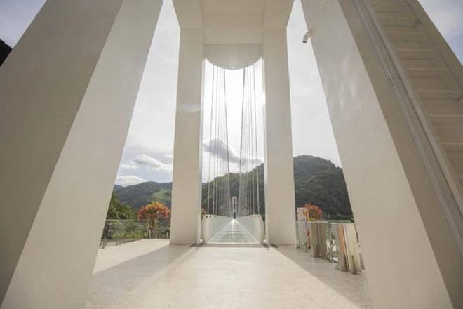 Chiêm ngưỡng cầu kính Bạch Long - cây cầu kính dài nhất thế giới-4