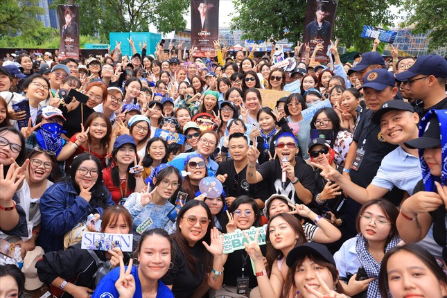 Thấy gì từ hiện tượng cuồng các anh trai: Kỹ nghệ nhào nặn thần tượng-2