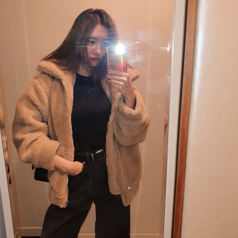 Áo khoác teddy vừa ấm vừa xinh, giúp hack tuổi tài tình-1