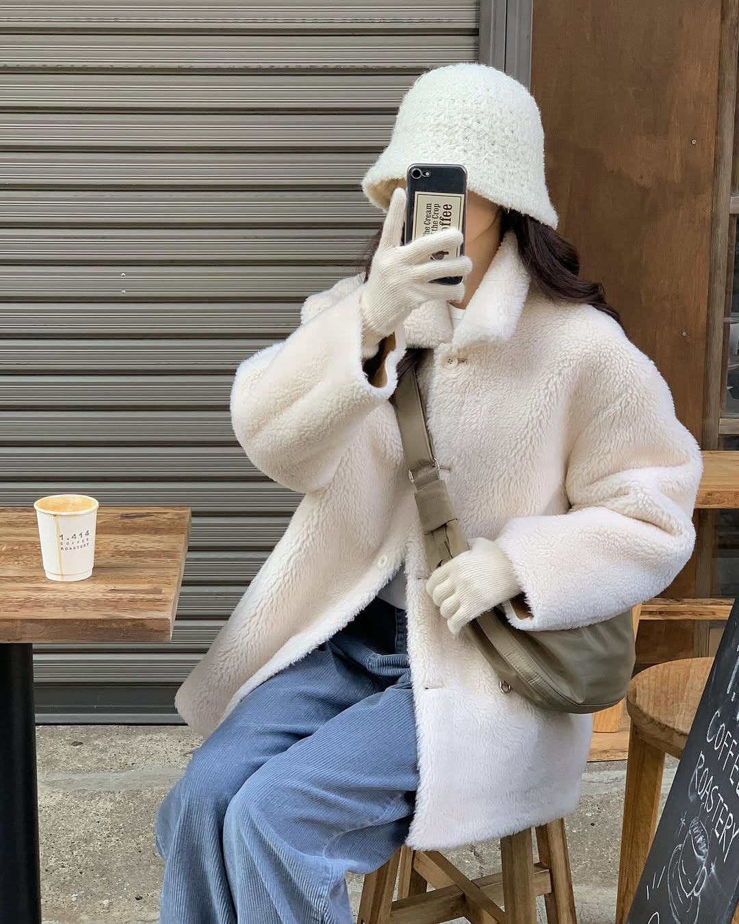 Áo khoác teddy vừa ấm vừa xinh, giúp hack tuổi tài tình-6