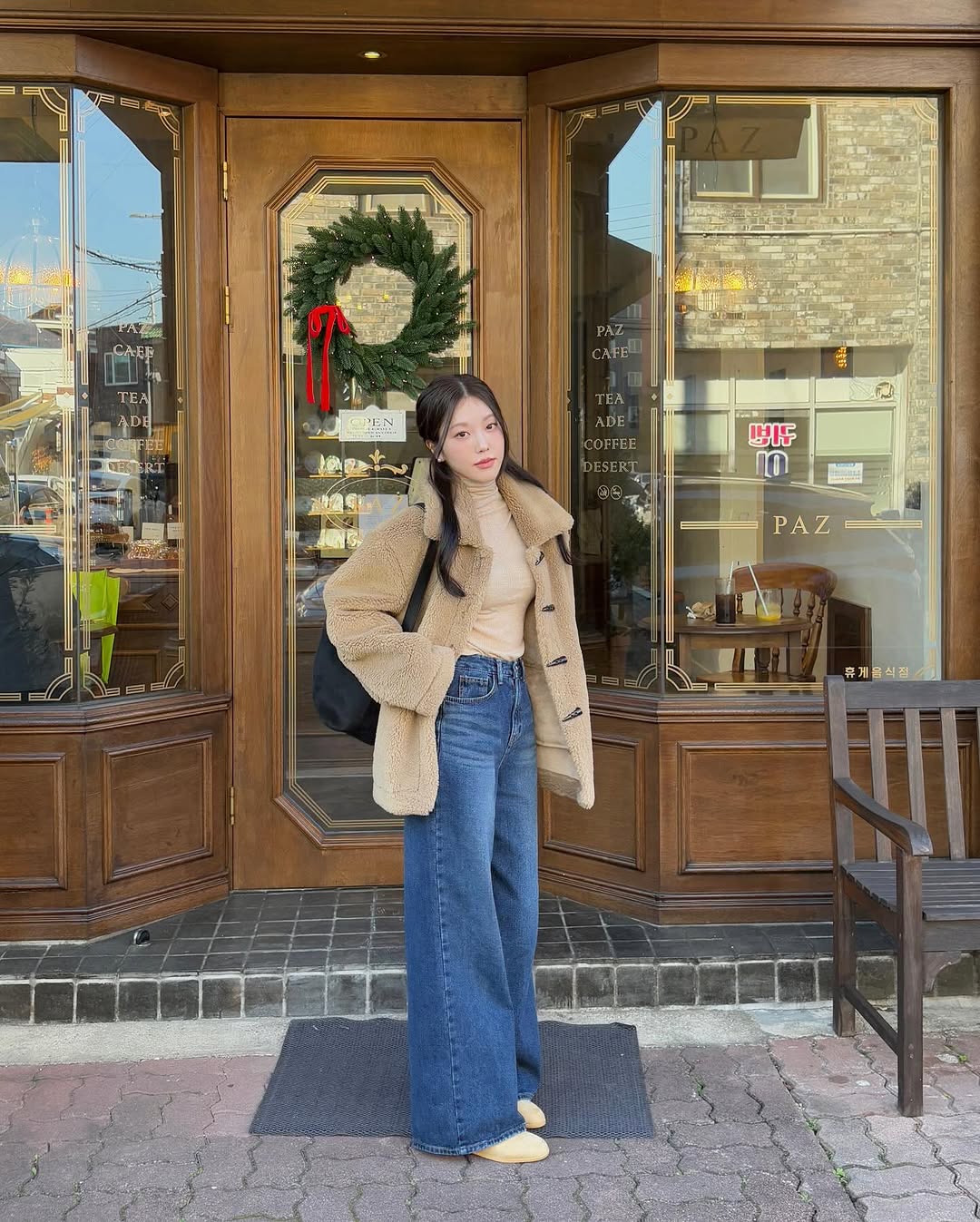 Áo khoác teddy vừa ấm vừa xinh, giúp hack tuổi tài tình-7