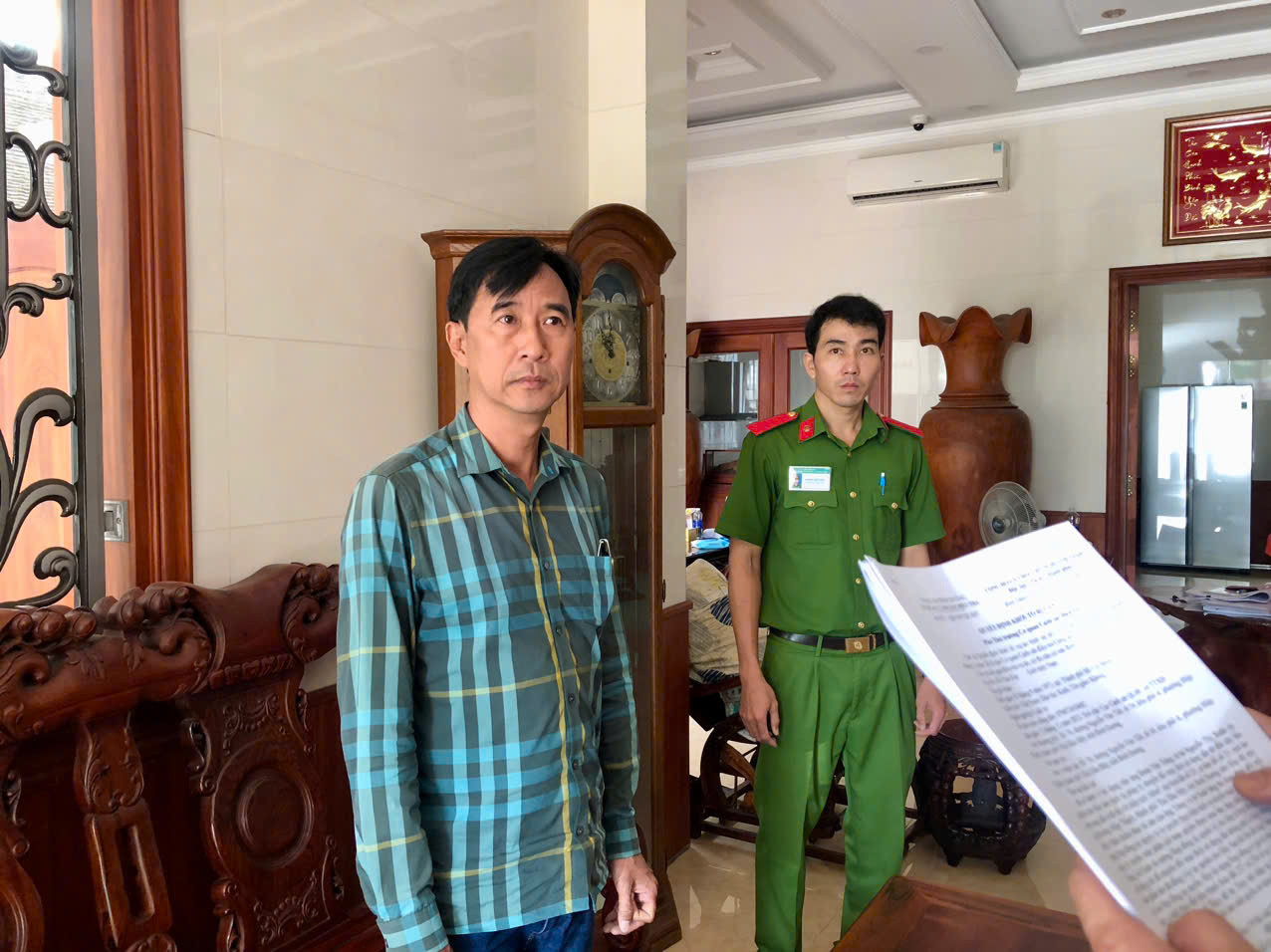 Luật sư lừa sửa giấy ủy quyền, chuyển nhượng đất, thế chấp vay 29 tỷ đồng-1