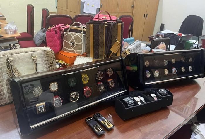 Nơi tạm giữ 31 ô tô siêu sang của siêu lừa TikToker Mr Pips Phó Đức Nam-9