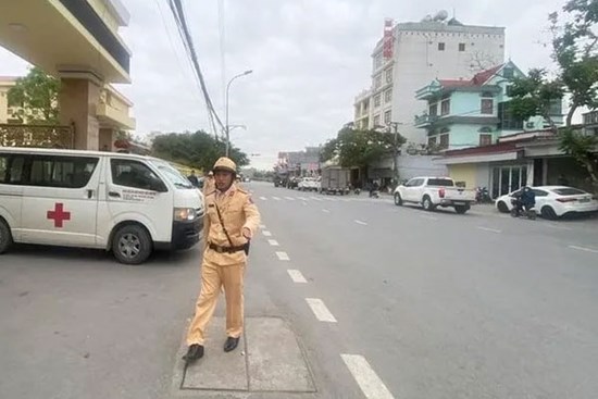Điều tra vụ nữ sinh lớp 8 tử vong trong sân trường ở Hải Phòng