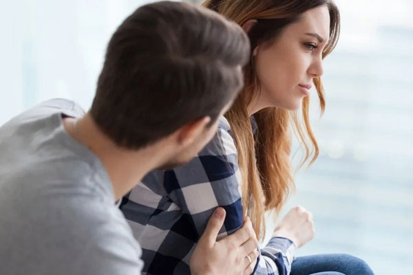 Cô ấy ngần ngại chuyện cưới vì lý do khó nói-1