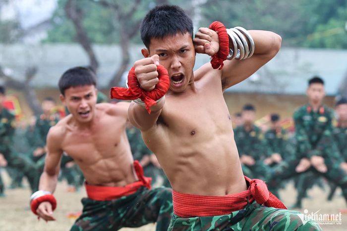 Đặc công tôi luyện những ngón đòn, tuyệt kỹ phô diễn ở triển lãm quốc phòng-6