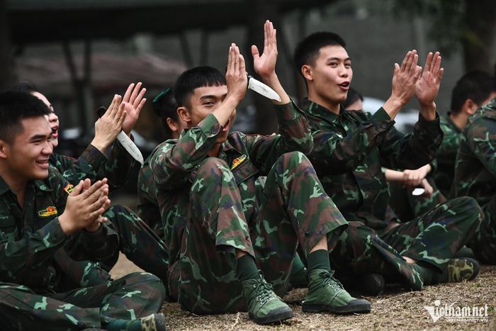 Đặc công tôi luyện những ngón đòn, tuyệt kỹ phô diễn ở triển lãm quốc phòng-19