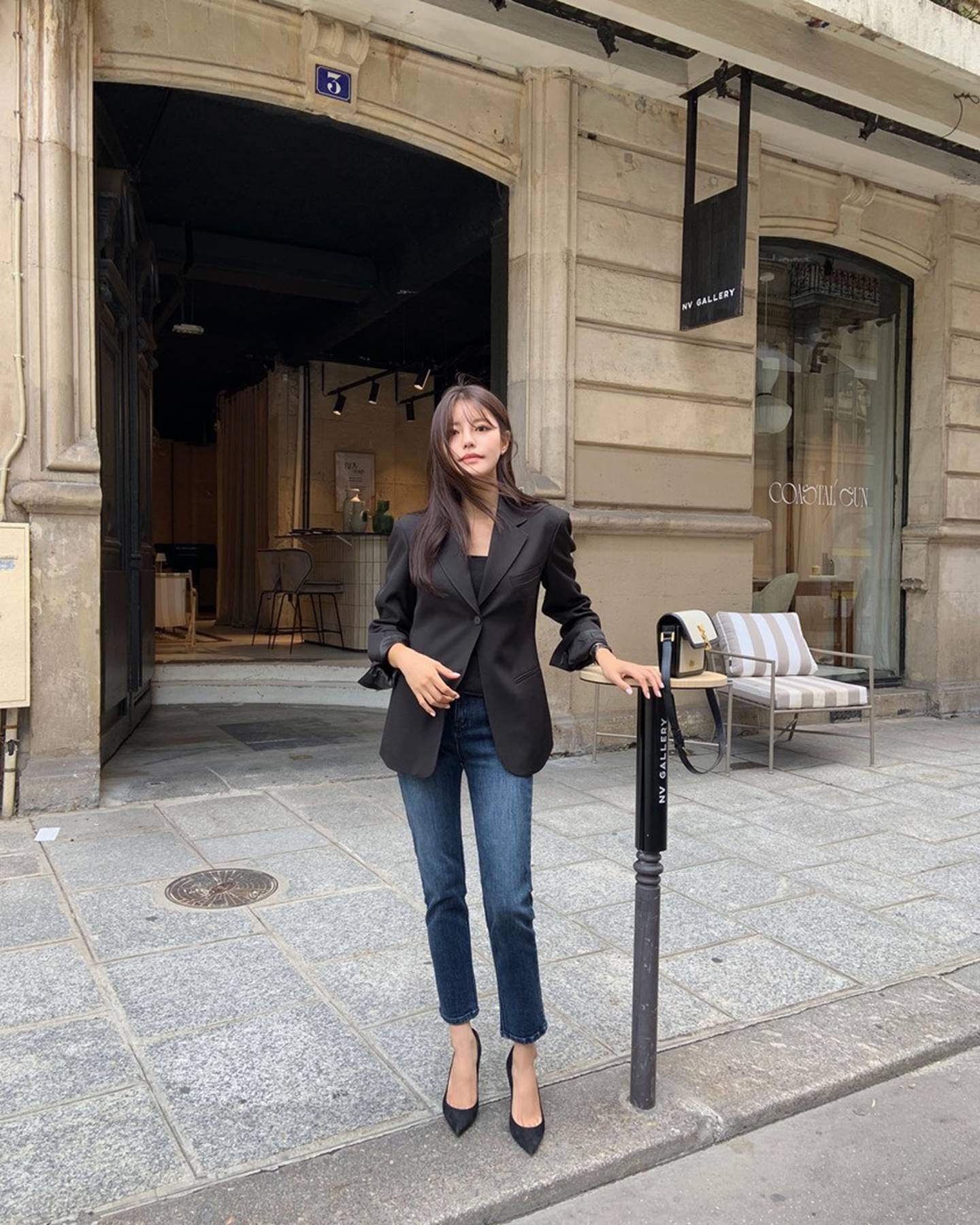 10 cách mặc quần jeans ống đứng đẹp và tôn dáng trong mùa lạnh-2