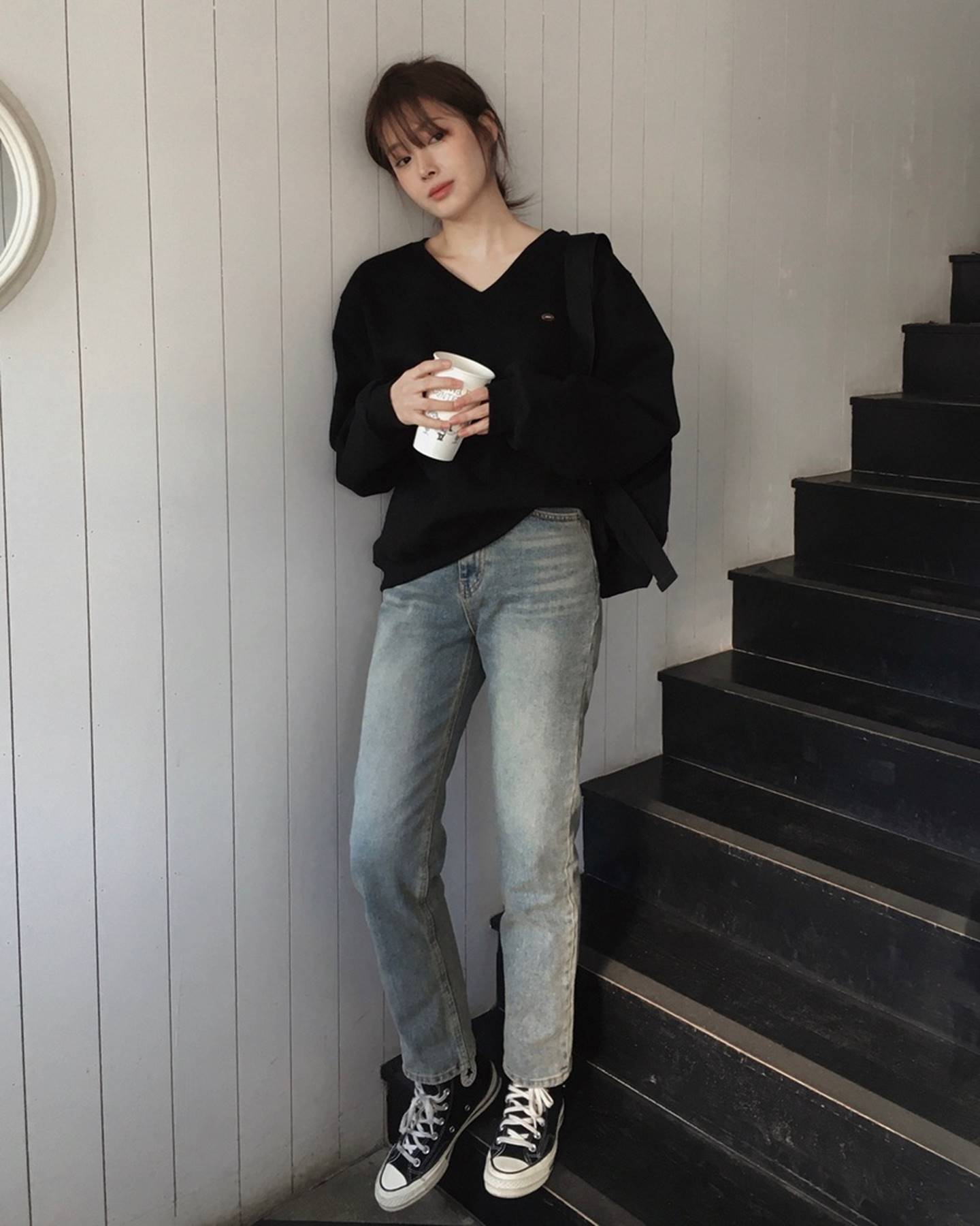 10 cách mặc quần jeans ống đứng đẹp và tôn dáng trong mùa lạnh-10