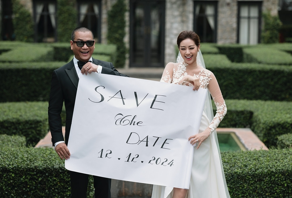 5 chiếc váy cưới đặc biệt của hoa hậu Khánh Vân và chồng hơn 17 tuổi-11