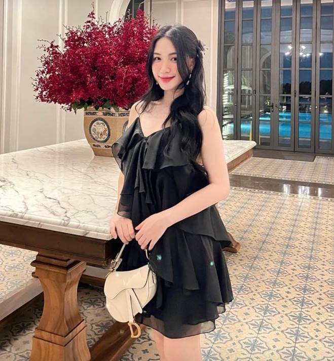 Cao 1m55 mặc gì để đẹp như Hòa Minzy?-3