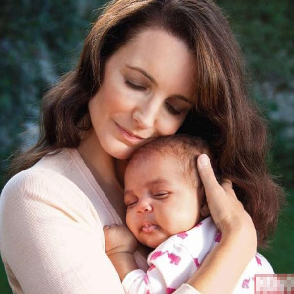 Kristin Davis - Sao nữ đẹp nhất của bộ phim kinh điển, chưa kết hôn nhưng quyết định làm mẹ ở tuổi U50-2